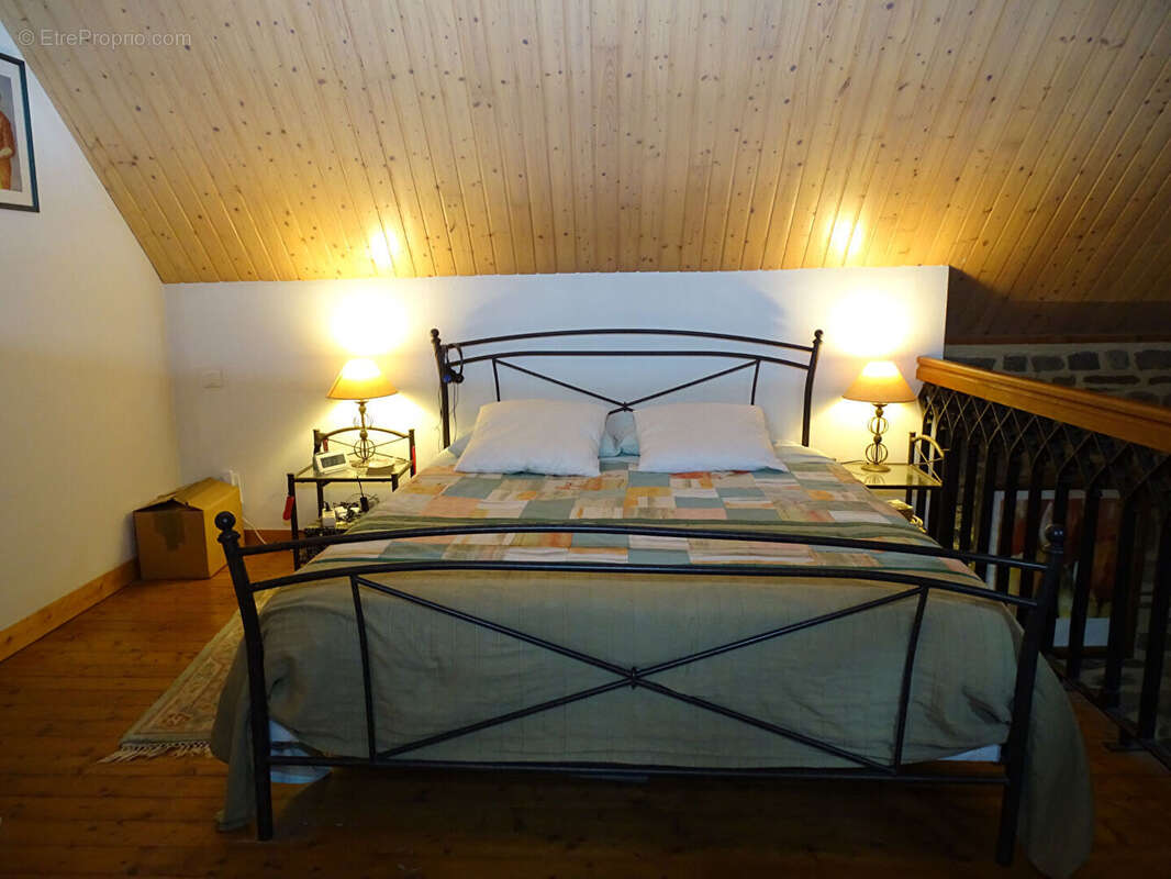 Maison à MAEL-CARHAIX