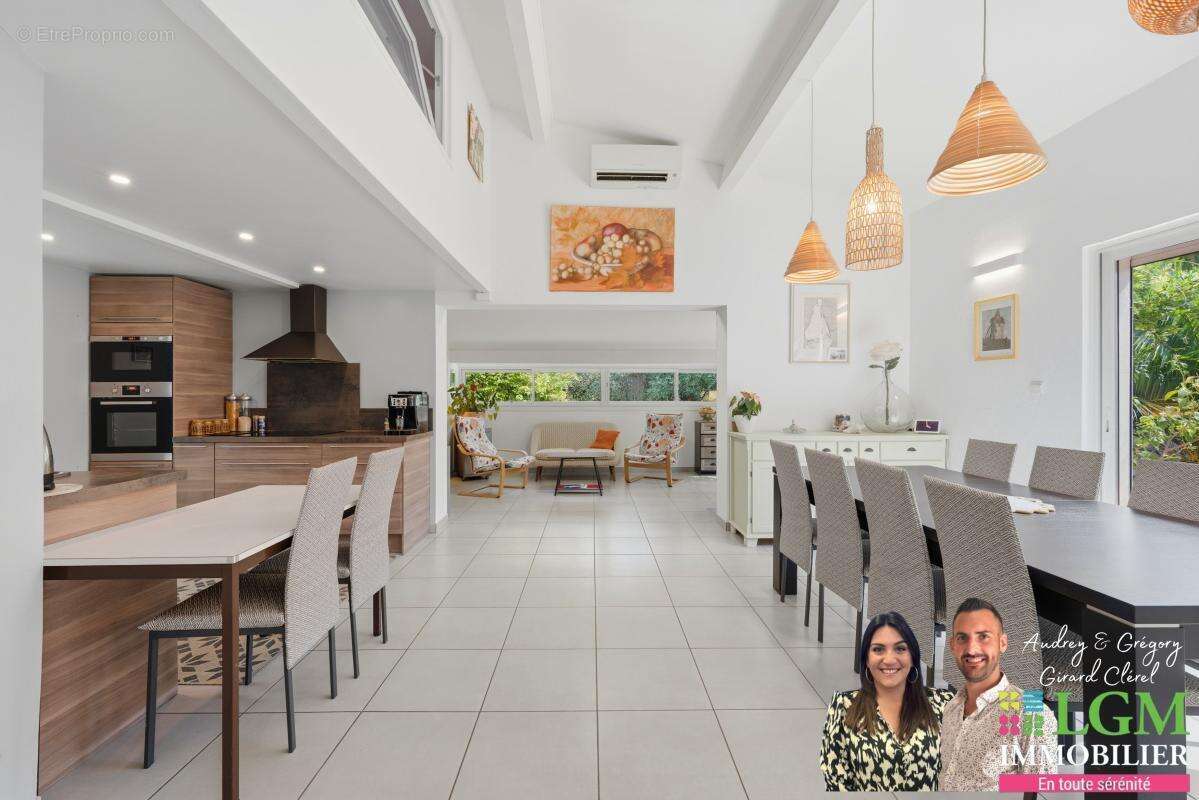 Une maison familiale aux allures de maison de vacances, nichée dans un écrin de verdure - photo 3