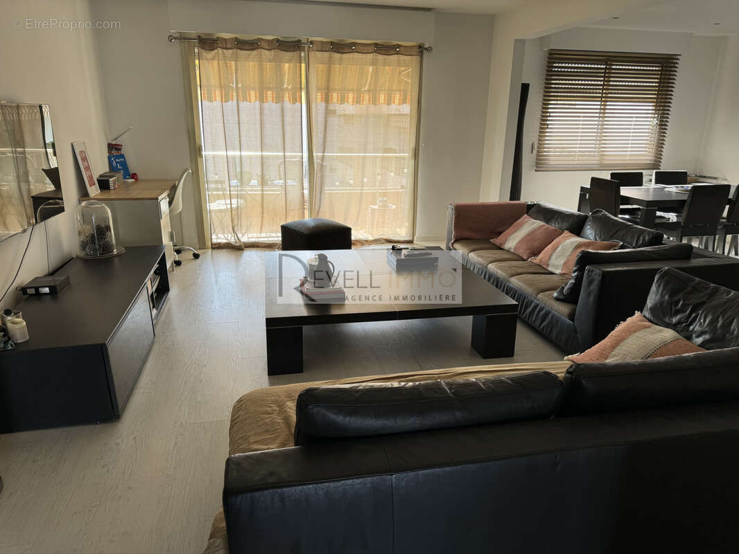 Appartement à SAINT-LAURENT-DU-VAR