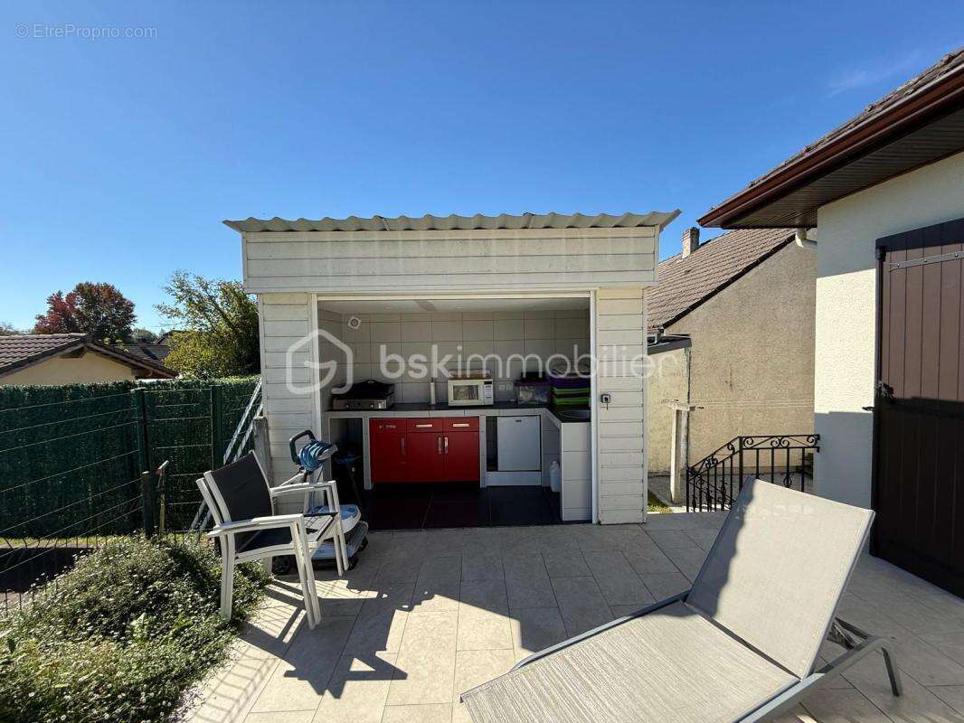 Maison familiale de 130 m² habitables avec jardin arboré de 757m² et piscine - photo 15