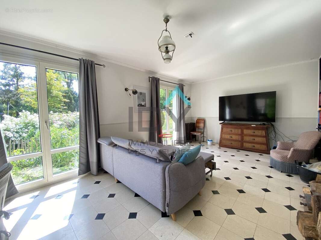 Maison à L'ETANG-LA-VILLE