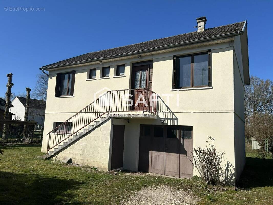 Photo 1 - Maison à MONTCORBON