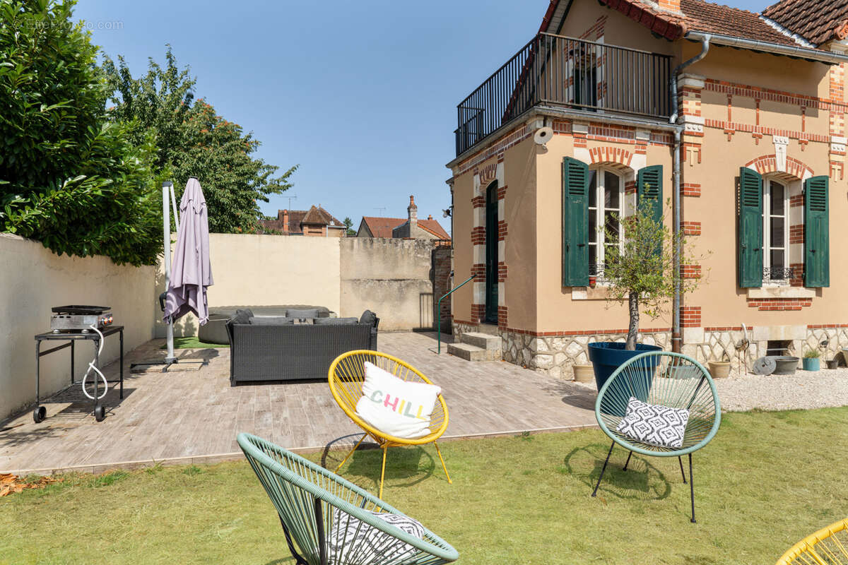 Maison centre ville - photo 2
