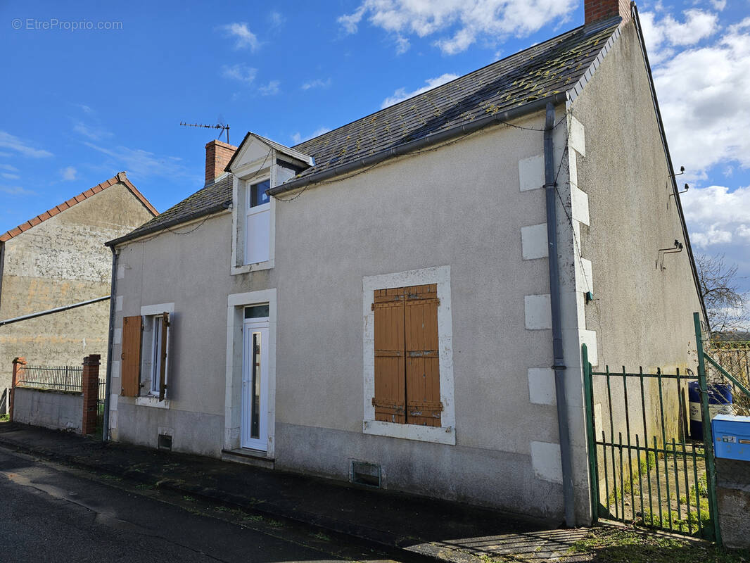 Maison à SAINT-DENIS-DE-PALIN