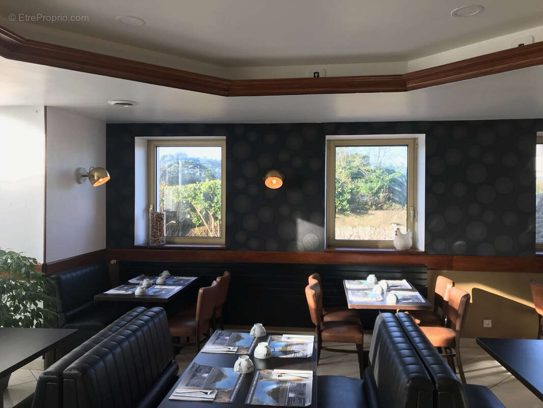 Commerce à PLOUESCAT