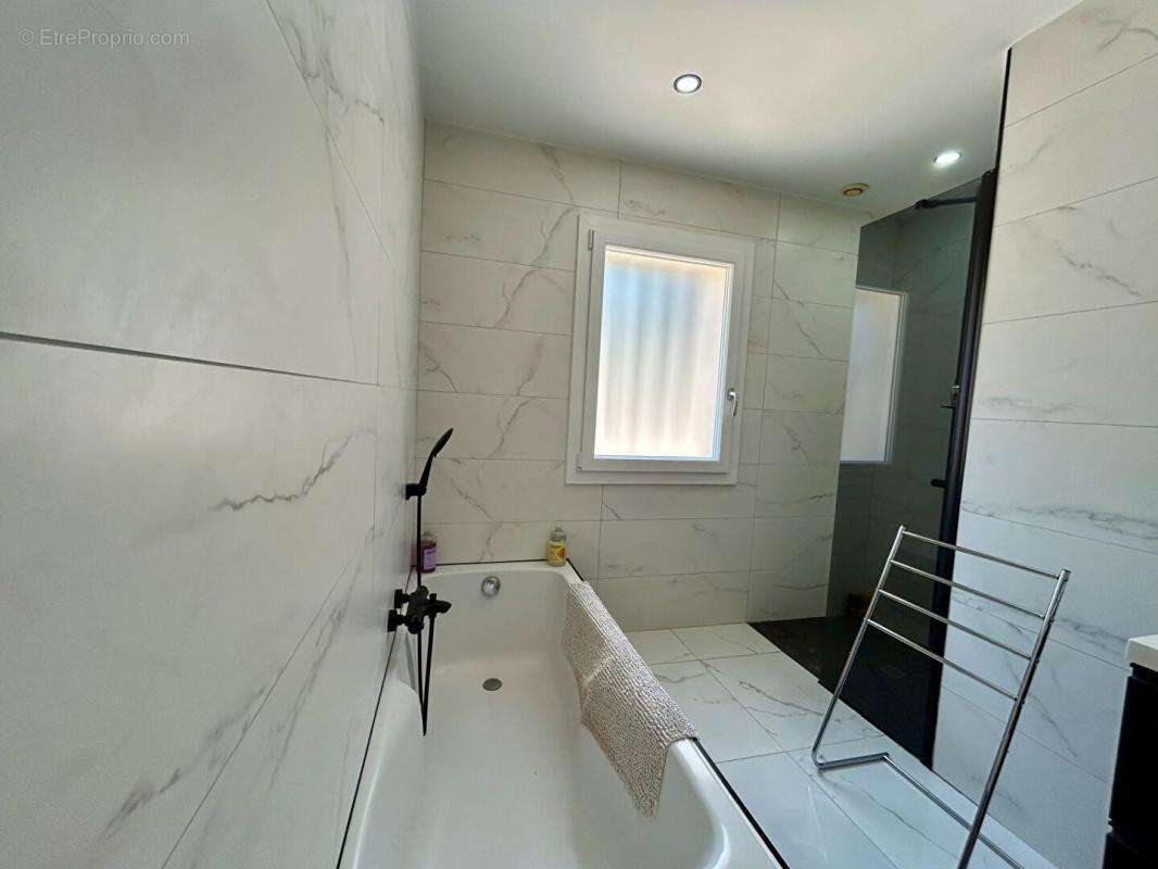 A vendre, superbe maison de 170m² sur les hauteurs de Chancelade 24650 - photo 8