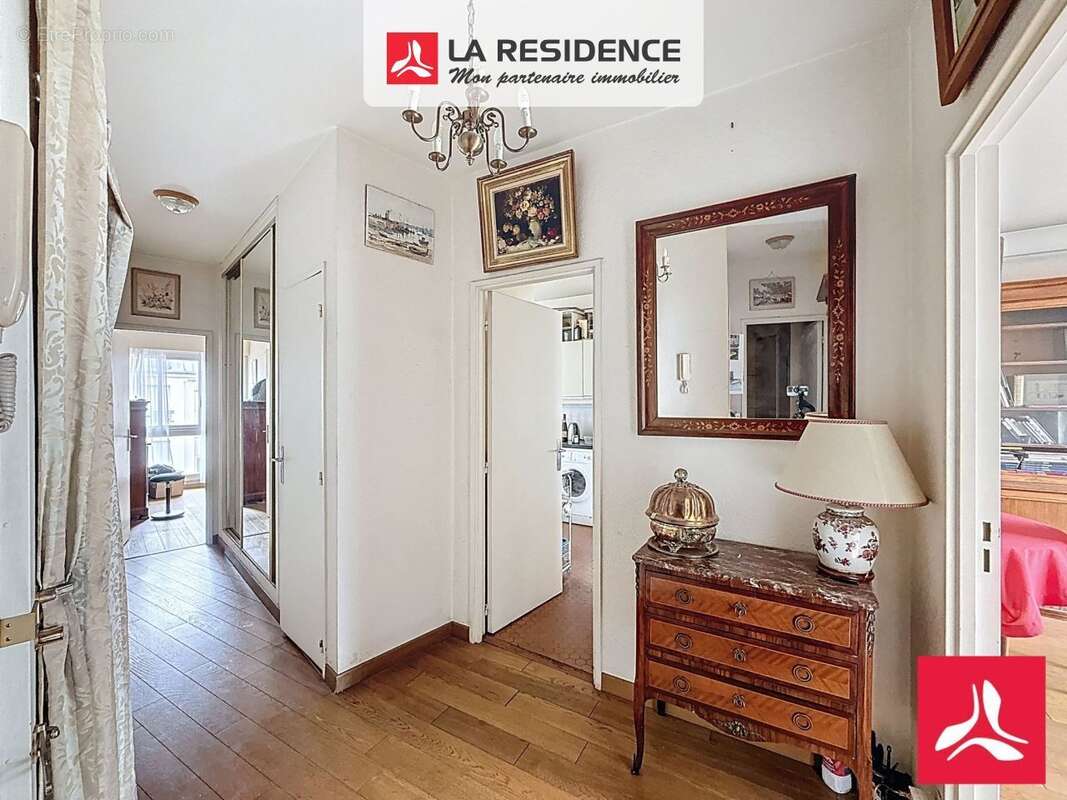 Appartement à PARIS-17E