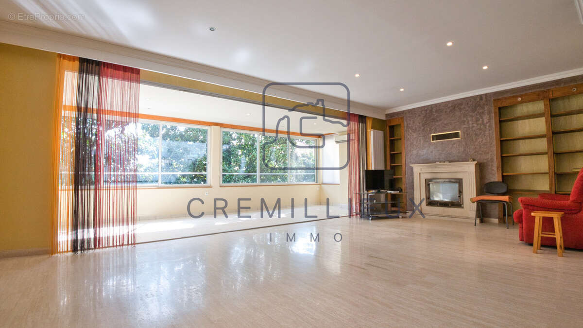 Maison à GUILHERAND-GRANGES