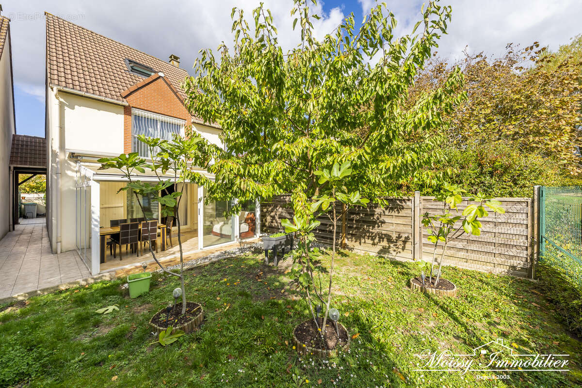 Maison à MOISSY-CRAMAYEL