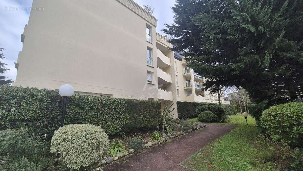 Bordeaux SAINT SEURIN Bel Appartement de standing vue sur jardins 3 chambres - photo 21