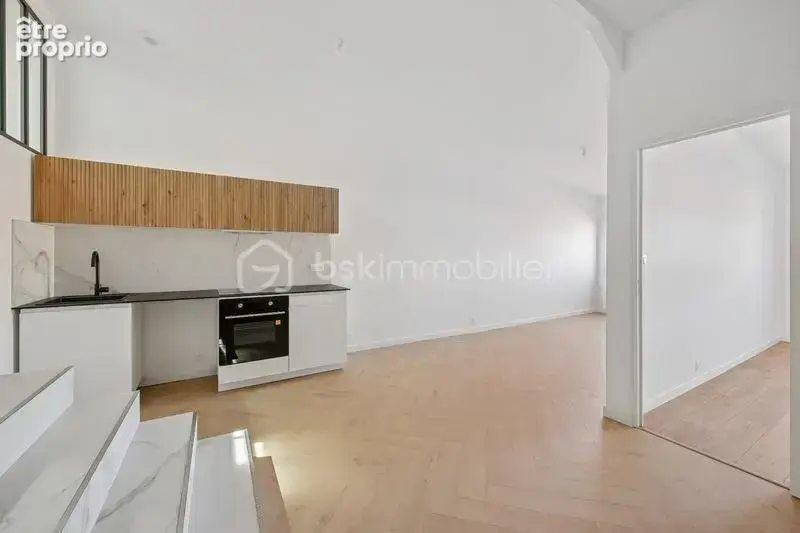 Bel appartement f3 entièrement rénové tres bien situe en plein centre ville - photo 2