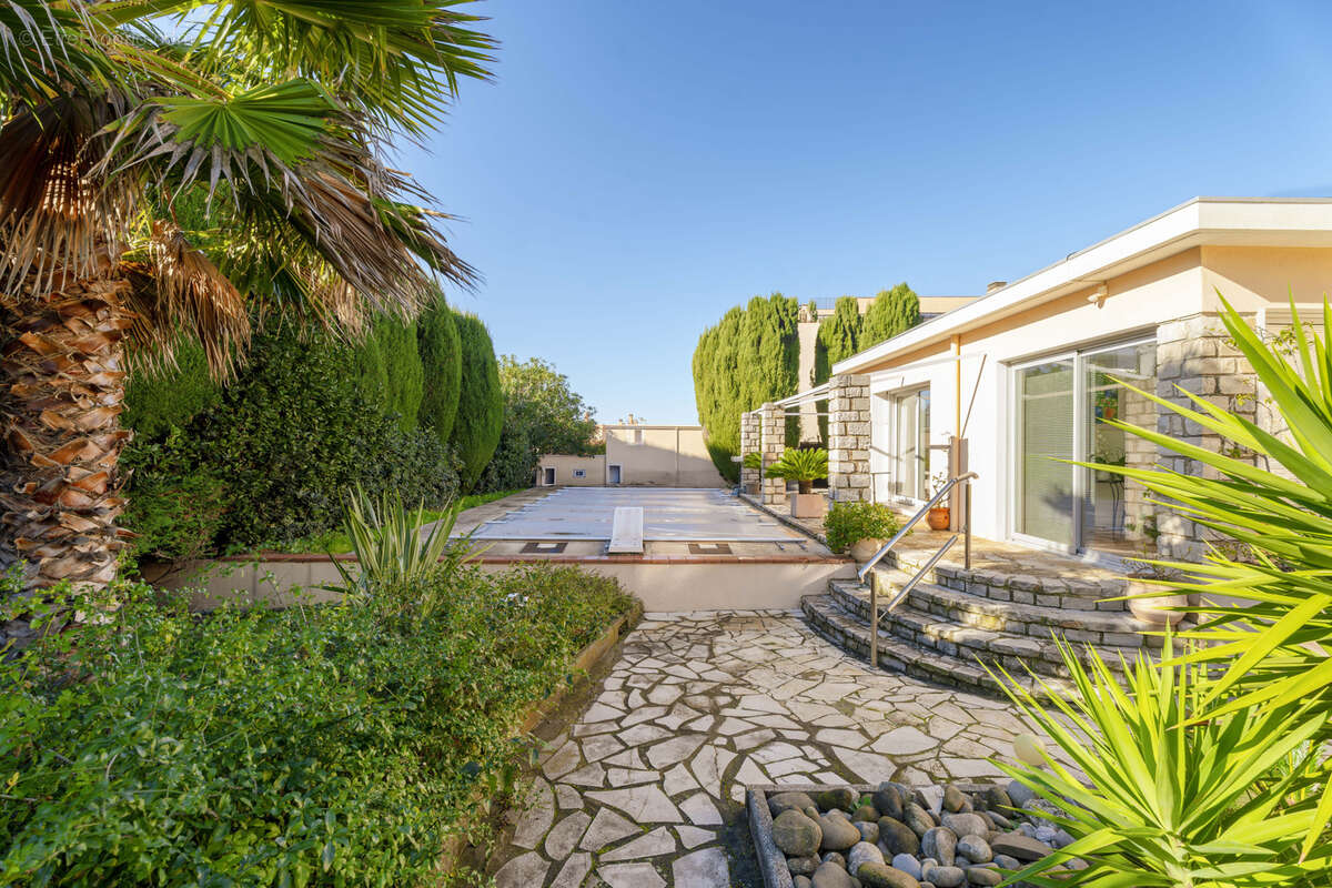 Maison à SIX-FOURS-LES-PLAGES