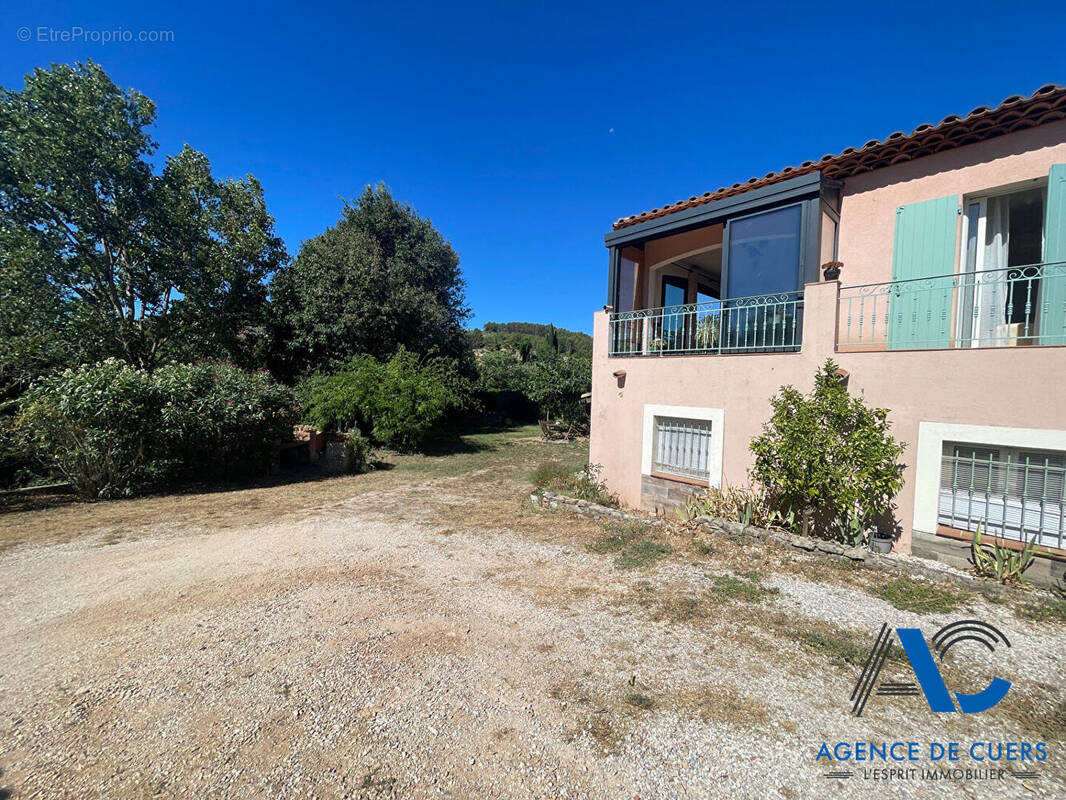 Maison à CUERS