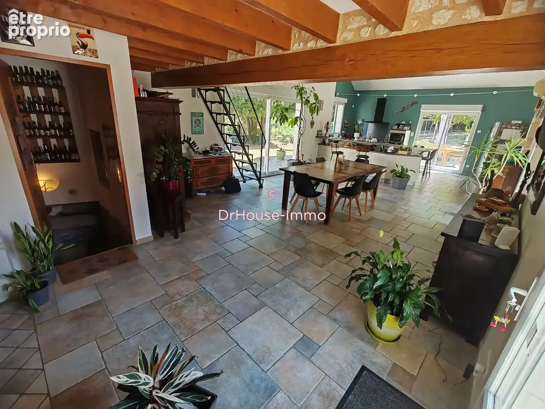 Maison 8 pièces 211 m² à vendre à Antogny-Le-Tillac (37800) - photo 11