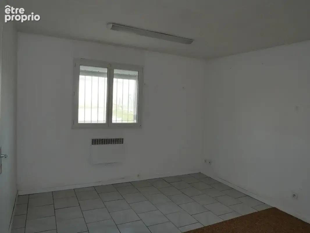 Commerce 525 m² à Saint-Germain-Des-Pres  - photo 6