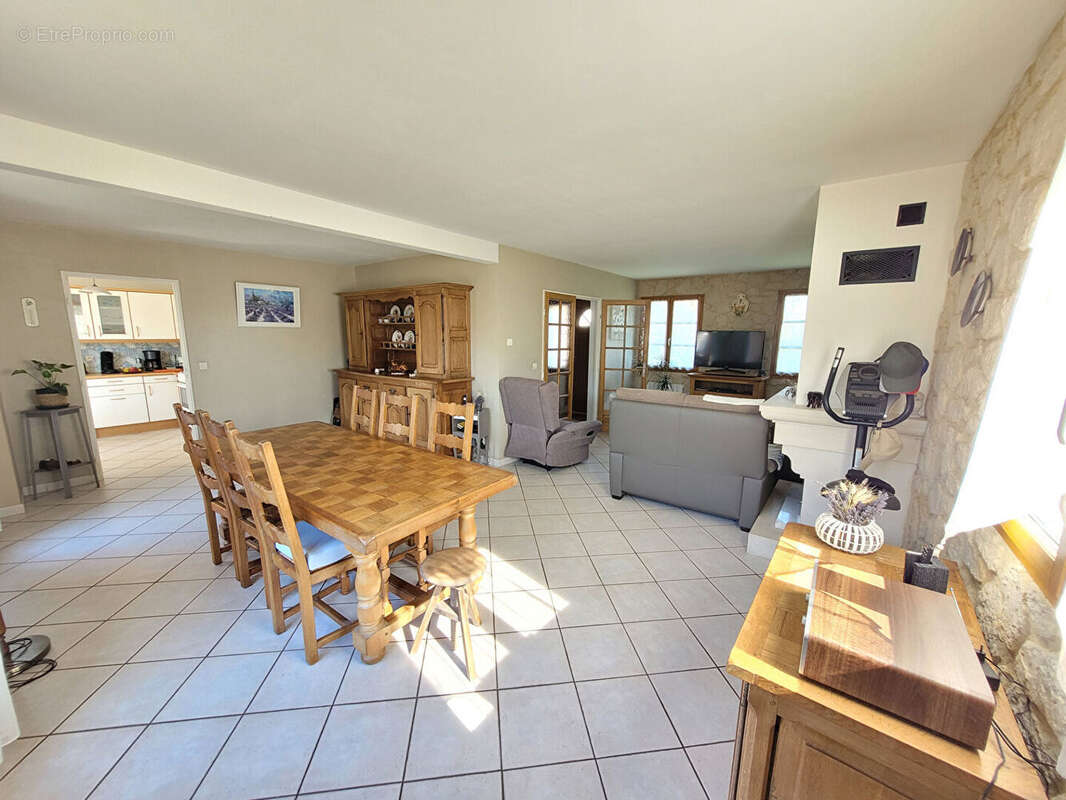 Maison à HALLENNES-LEZ-HAUBOURDIN