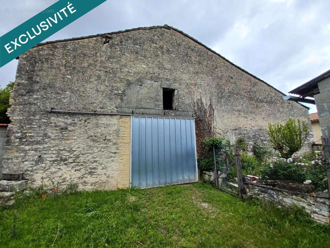 Photo 9 - Maison à AIGRE