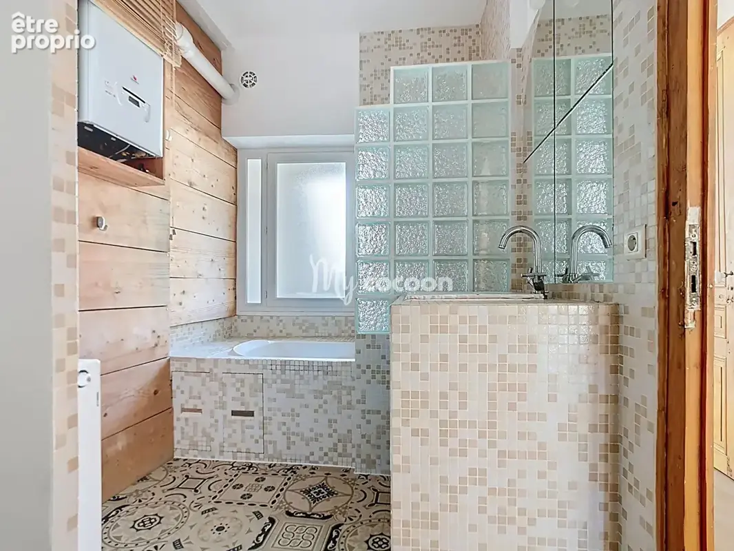 Place Saint Louis - T4 - 136 m² - photo 10