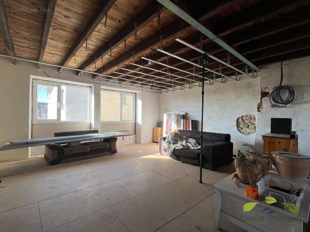 Maison à SAINT-MOREIL