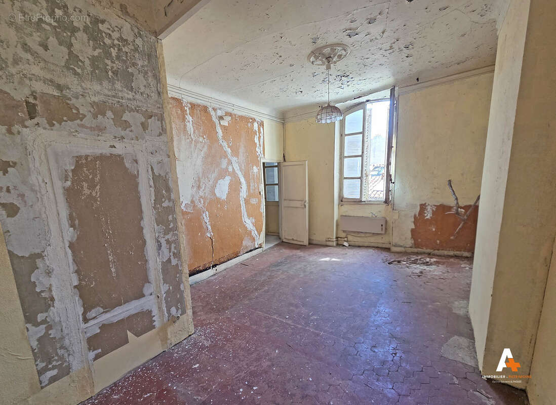 Appartement à MARSEILLE-1E