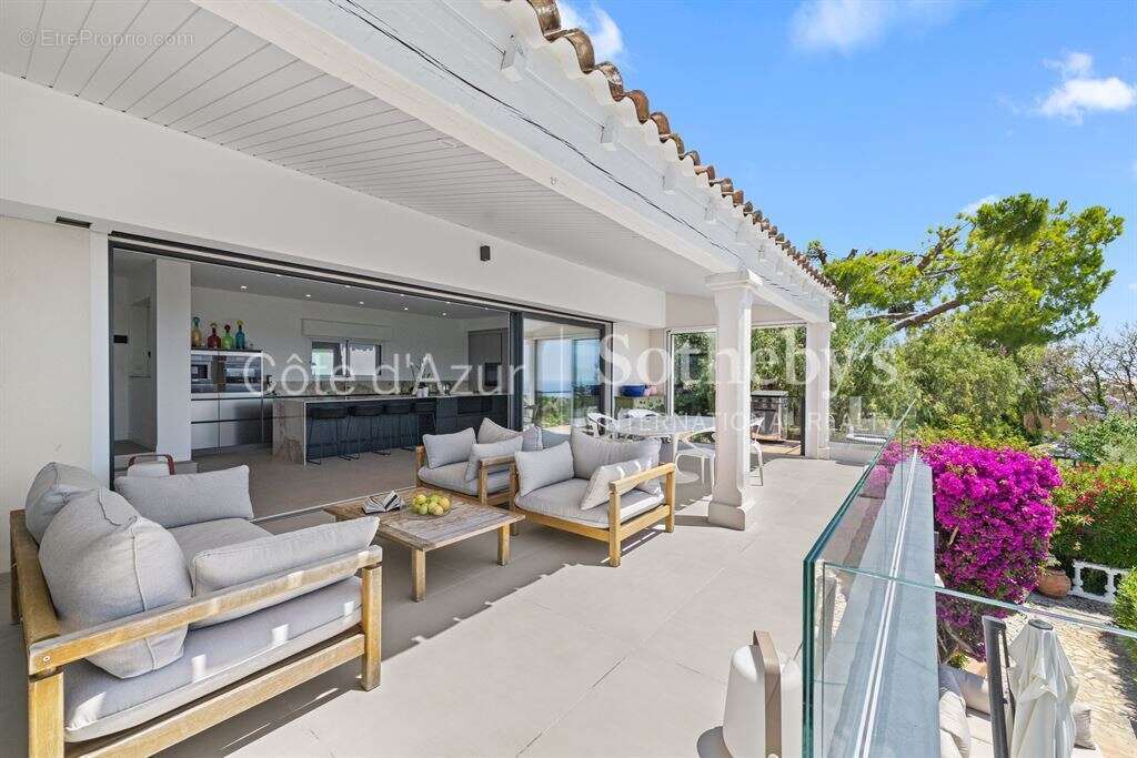 Villa de prestige avec vue mer panoramique à Cagnes-sur-Mer et maison d'invités - photo 7