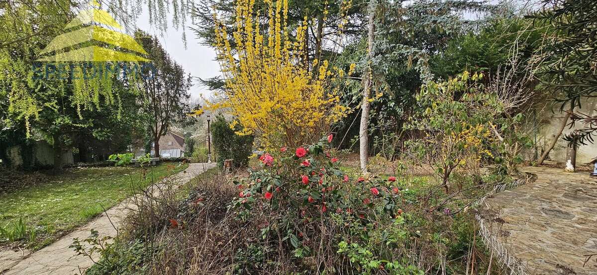 Maison à MANDRES-LES-ROSES