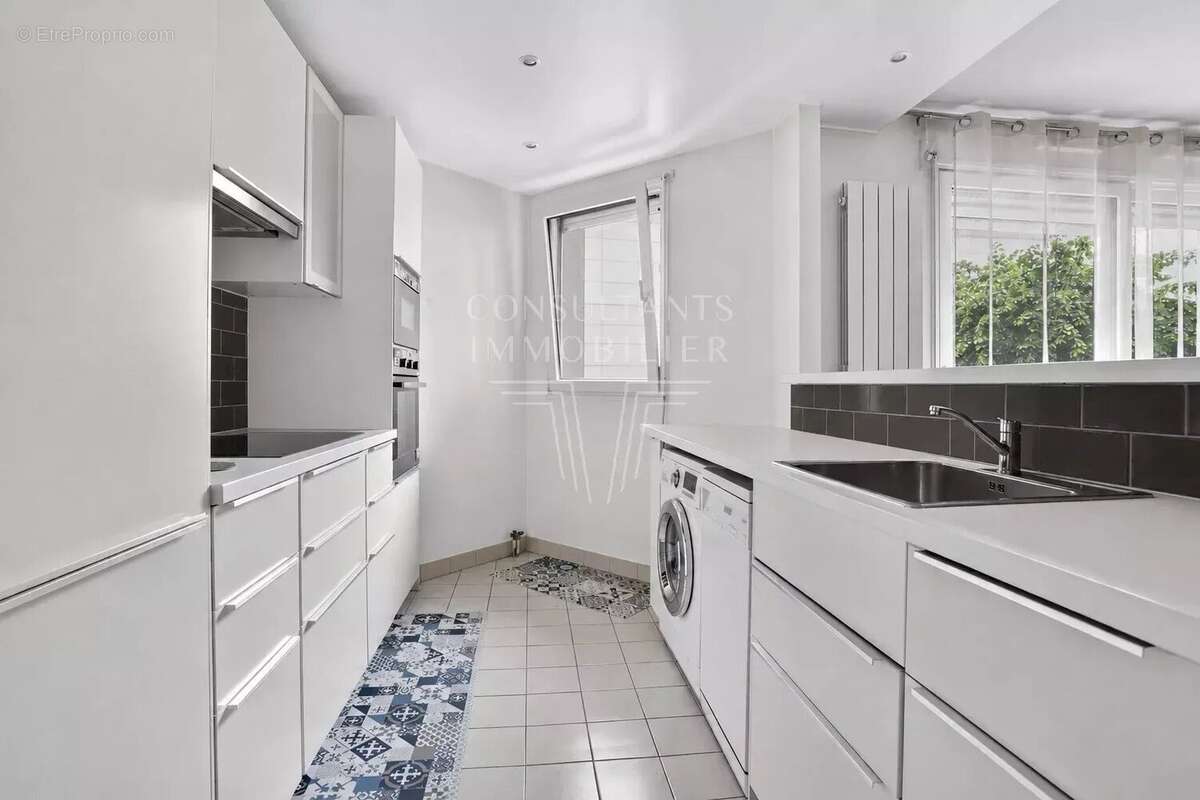 Appartement à LEVALLOIS-PERRET