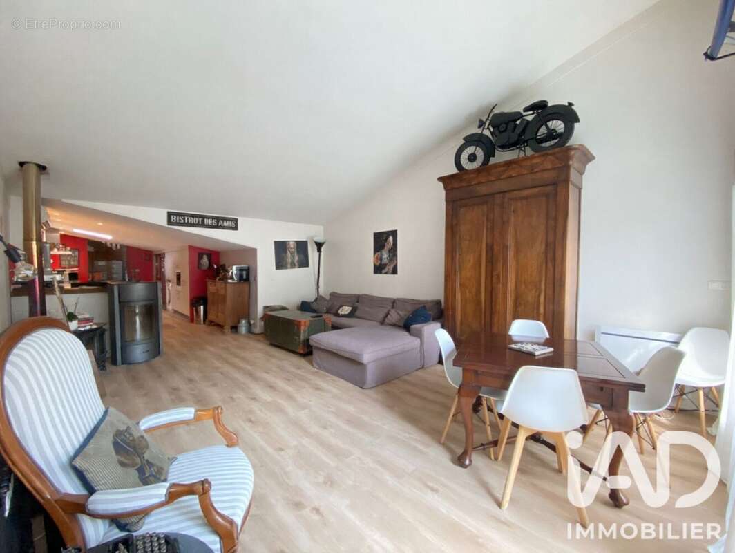 Maison 135 m² à Saint-Michel-De-Fronsac  - photo 2