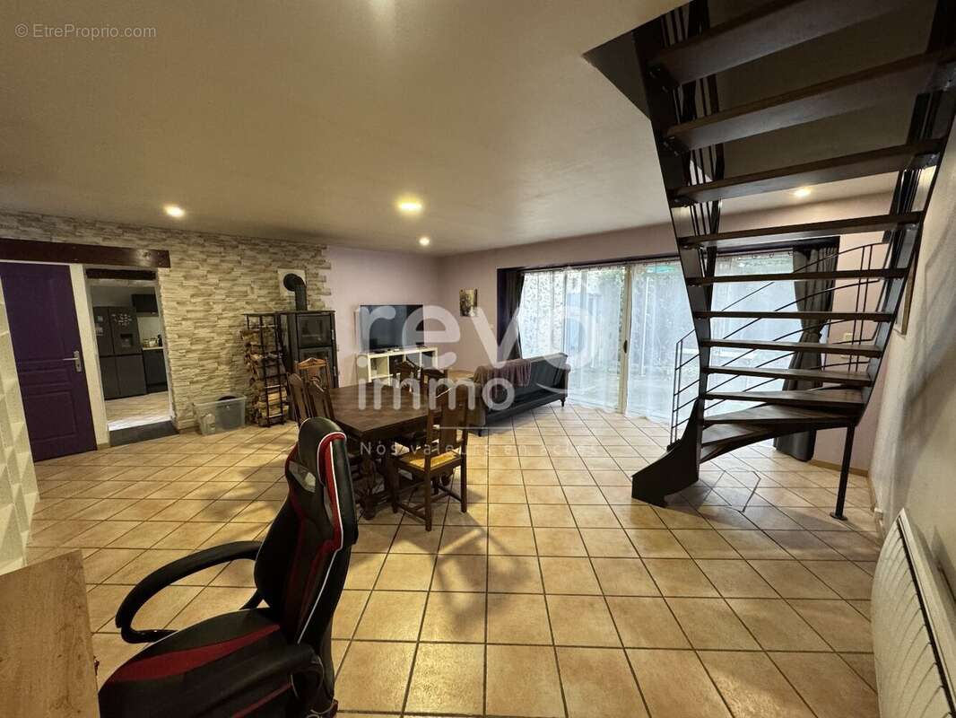 Maison à BAZOUGES-SUR-LE-LOIR