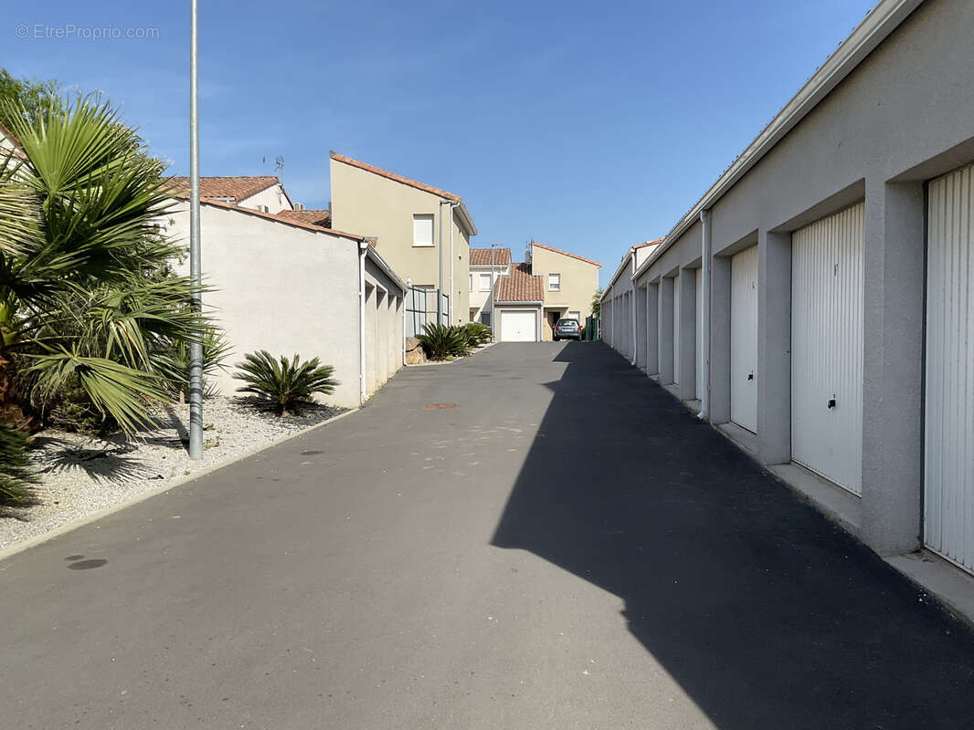 Parking à MARSEILLAN