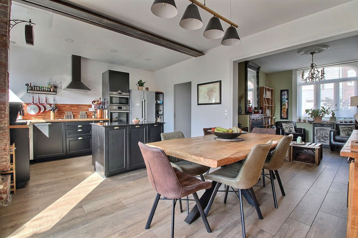 Maison semi-individuelle avec jardin, terrasse et passage latéral   4 chambres - photo 2