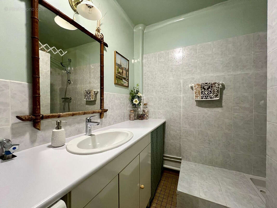 Appartement à HOUILLES