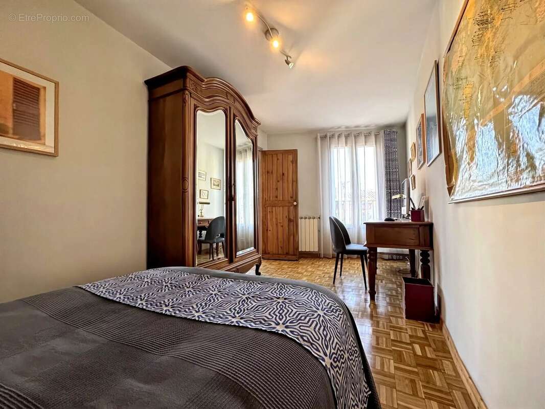 Appartement à MARSEILLE-6E