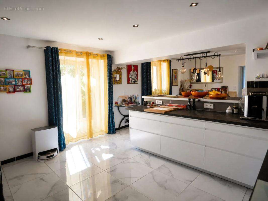 Maison de 6 pièces de 165 m² à La Truchère - photo 8