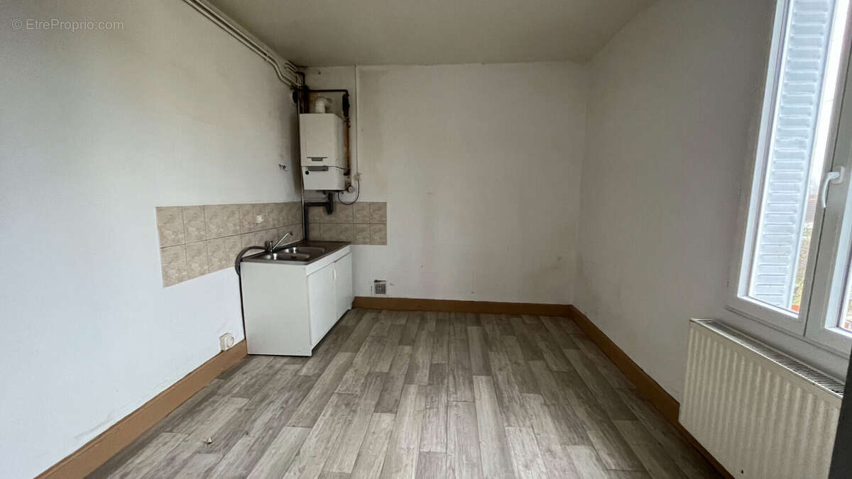 Appartement à YZEURE