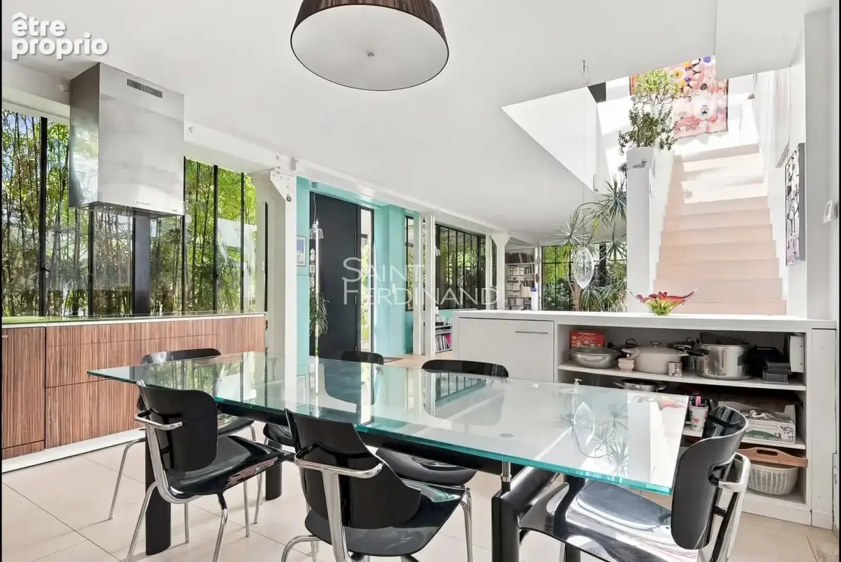Paris 18ème Proche Batignolles. Maison de ville avec terrasse. - photo 5