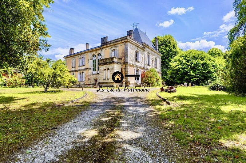 Maison à AMBARES-ET-LAGRAVE