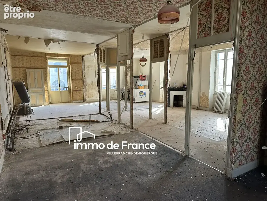 Immeuble avec murs de bar brasserie et étages a aménager - photo 5