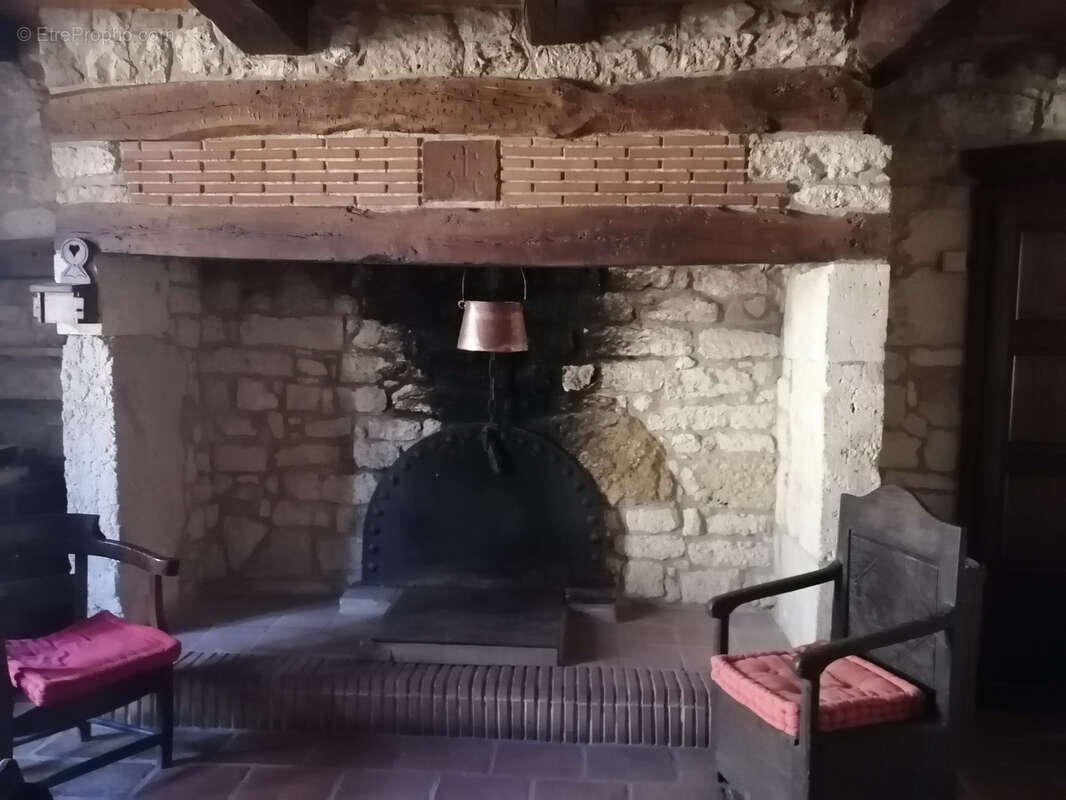 Maison à FRAUSSEILLES