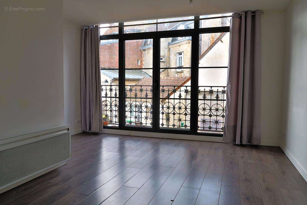 Maison à MARINES