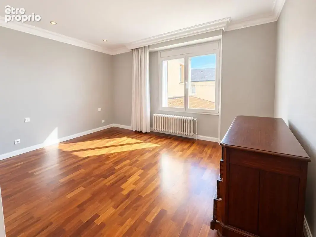 Loft contemporain au Mans – Pièce de vie 80 m² – 3 chambres – Terrasse – Garage - photo 8