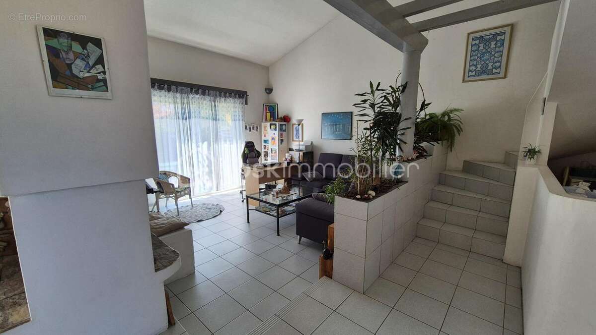A vendre maison 3 faces de 131m² sur terrain de 336m² a ceret - trois chambres - garage - climatisation reversible - vue sur le  - photo 6