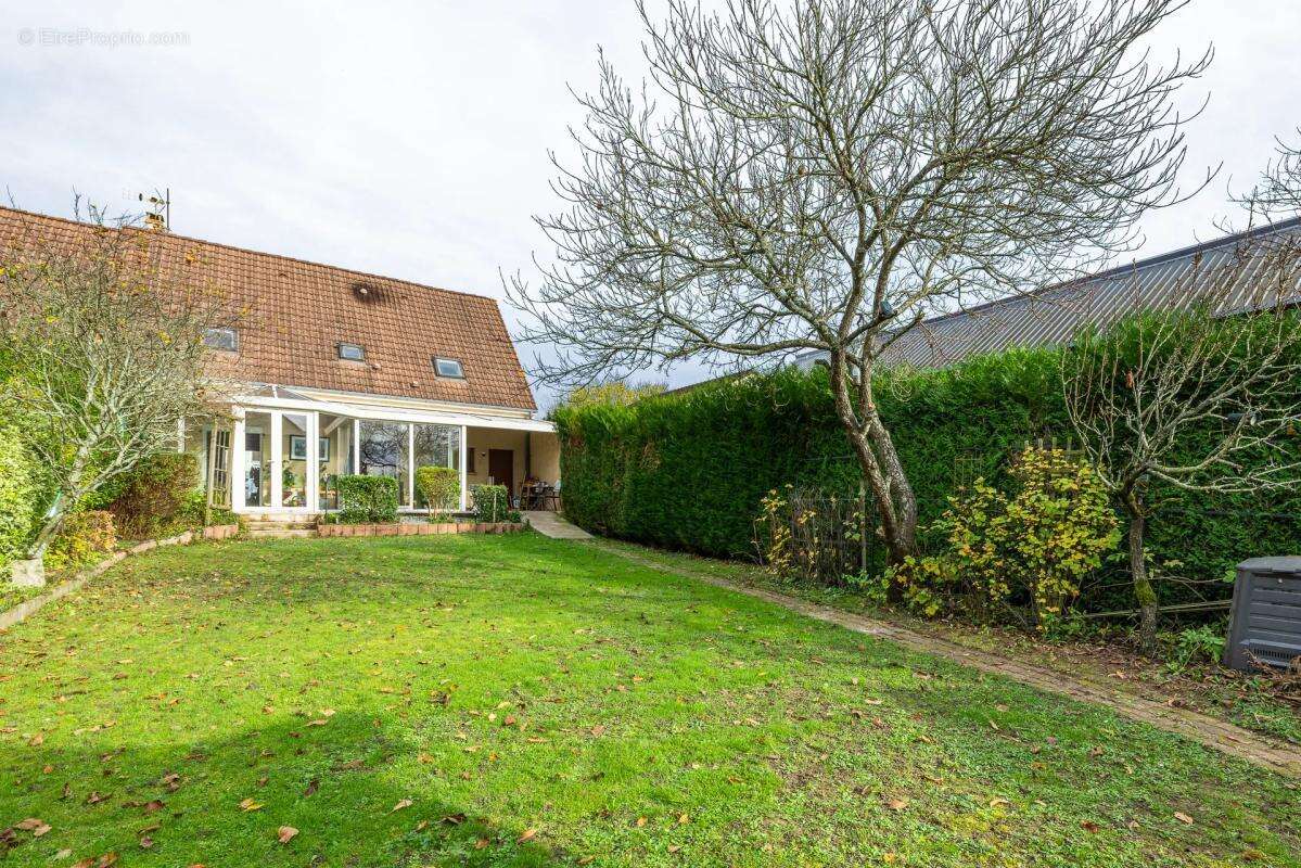 Maison à BRIIS-SOUS-FORGES