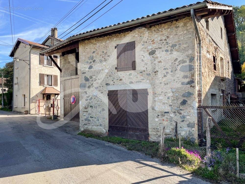 Maison de village avec jardin + Dépendance - Maison à BEAUCROISSANT