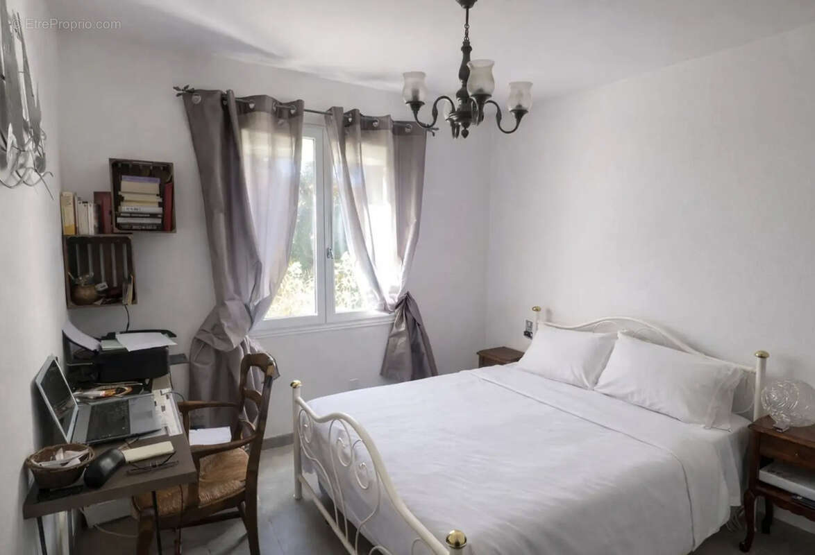 Maison à FLASSANS-SUR-ISSOLE