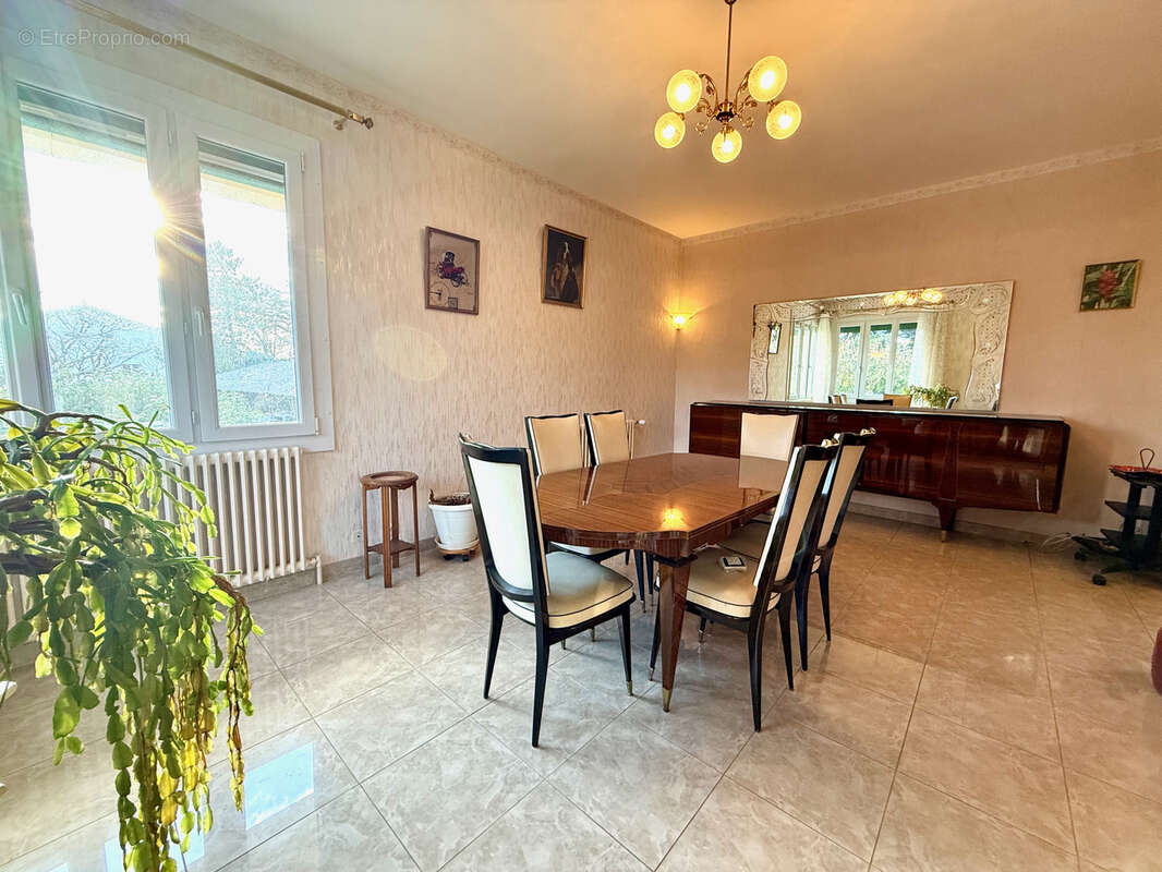 Maison à SUZE-LA-ROUSSE