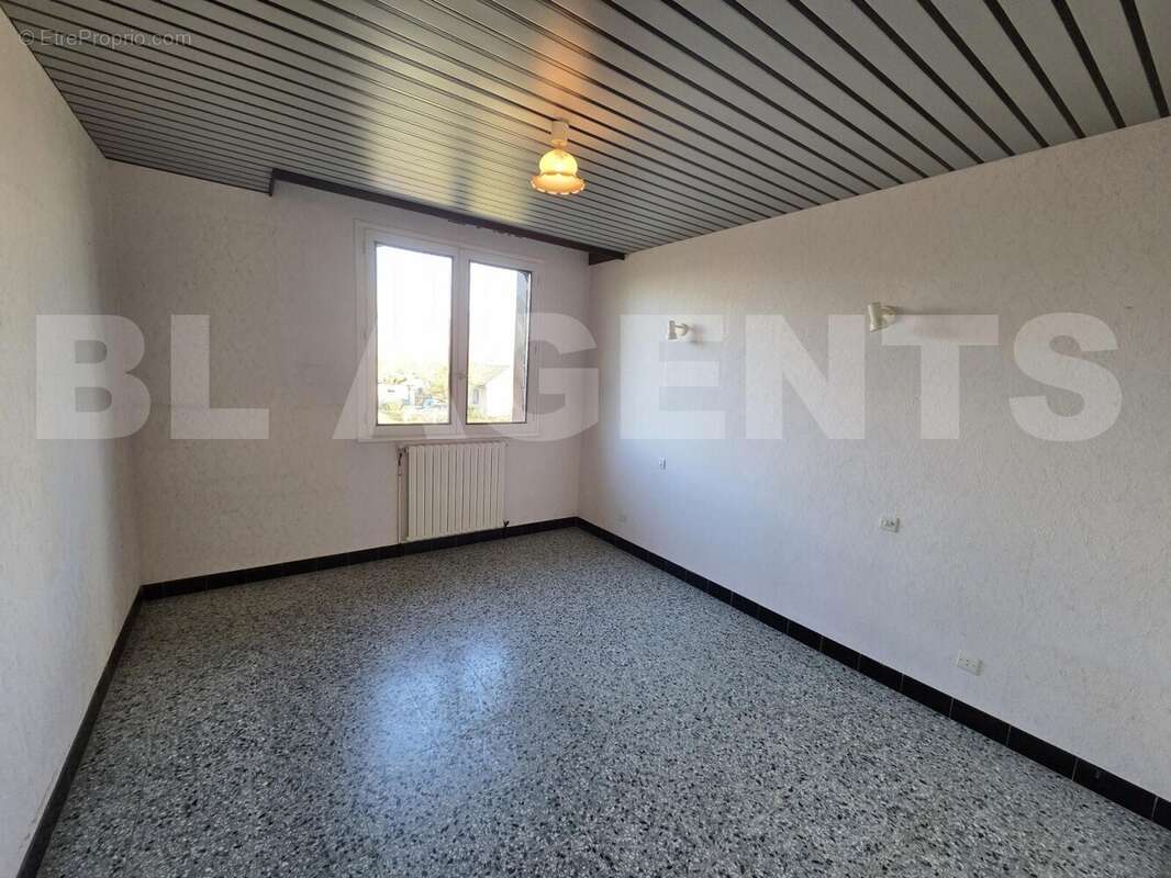 20251126_150241 - Maison à SAVIGNE-L'EVEQUE