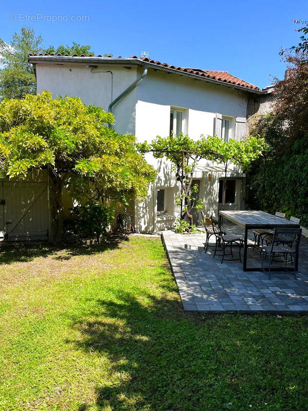 Maison à CHARLY