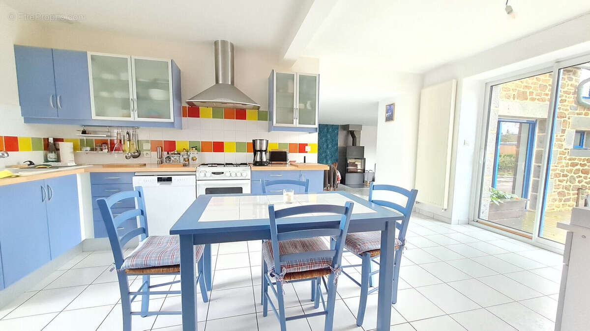 Maison à SAINT-AUBIN-DU-CORMIER