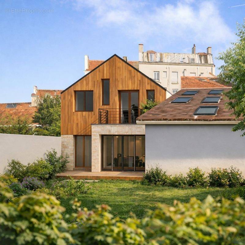 Terrain à FONTENAY-SOUS-BOIS